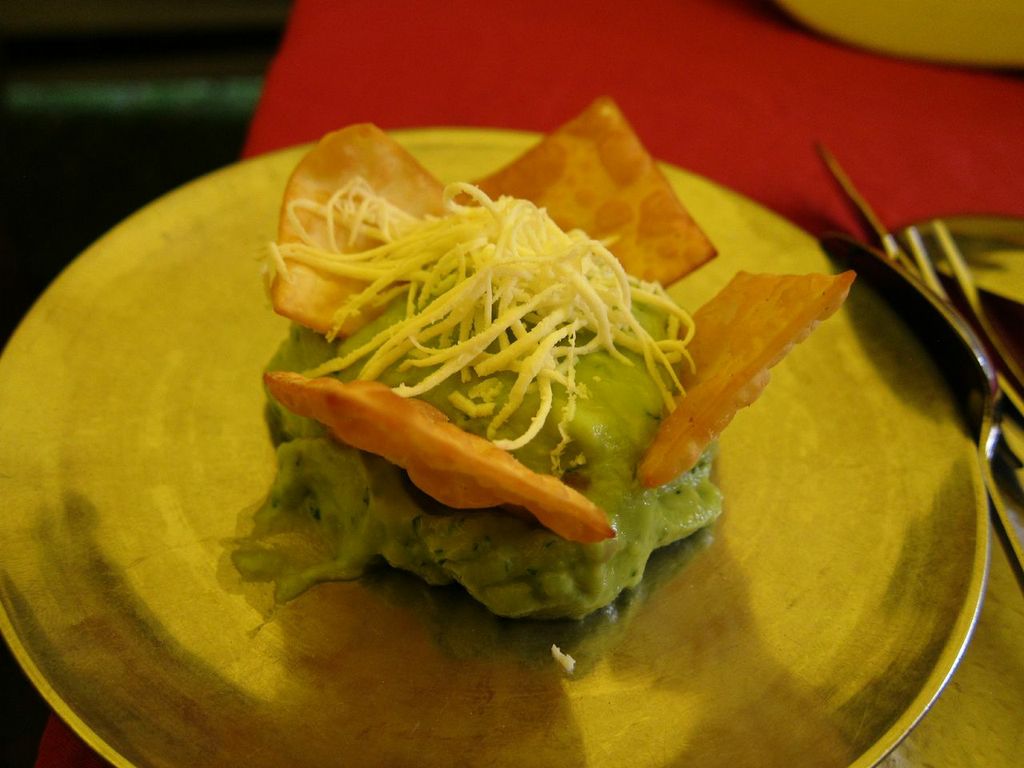 nice presentation of guacamole and chips