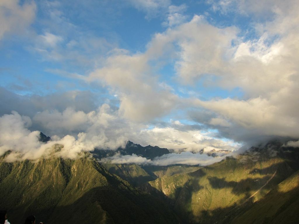 Looking up from Wiñay Wayna